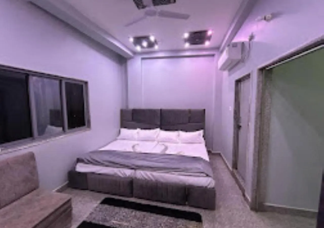 Hotel P-S-R , Varanasi, Fully Air Conditioned Room With Free Wifi, Near Shri Kashi Vishwanath Temple And Ganga Ghat