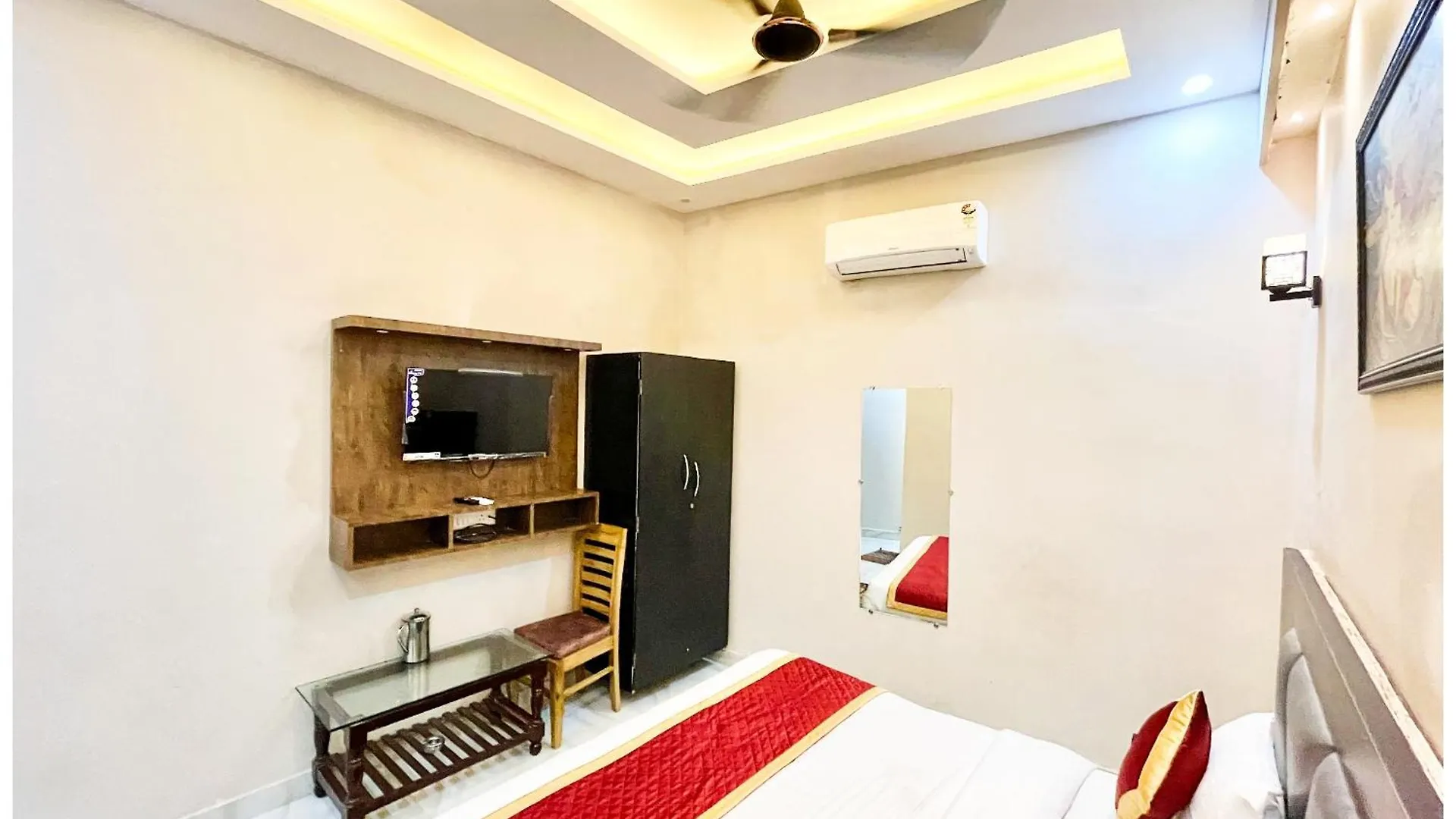 Hotel P-S-R , Varanasi, Fully Air Conditioned Room With Free Wifi, Near Shri Kashi Vishwanath Temple And Ganga Ghat 게스트하우스