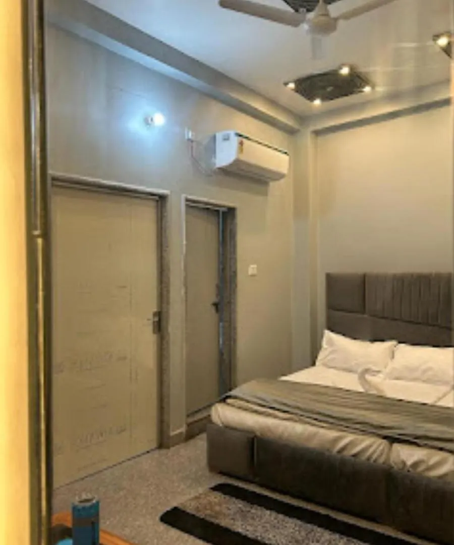 Hotel P-S-R , Varanasi, Fully Air Conditioned Room With Free Wifi, Near Shri Kashi Vishwanath Temple And Ganga Ghat