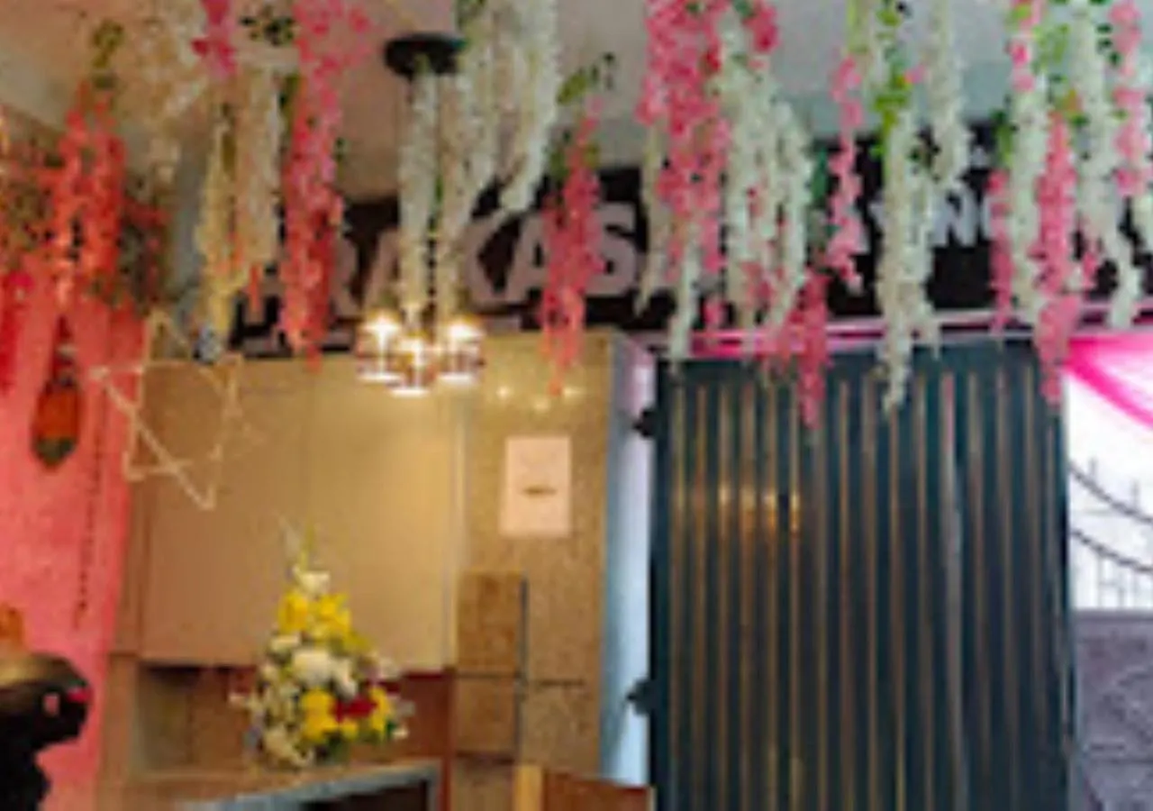Pensión Hotel P-S-R , Varanasi, Fully Air Conditioned Room With Free Wifi, Near Shri Kashi Vishwanath Temple And Ganga Ghat